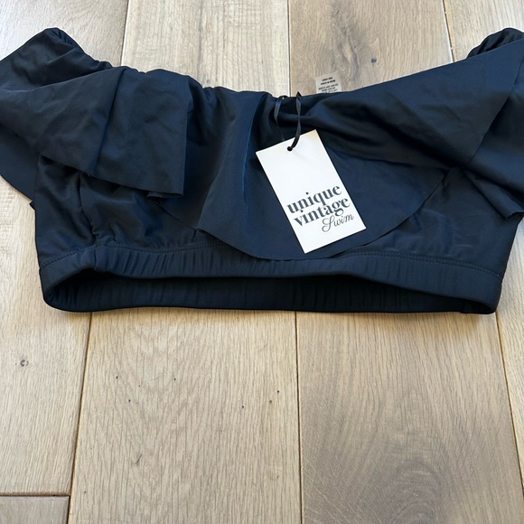 *NWT* Unique Vintage Black Ruffled Ramona Swim Top - Picture 5 of 7
